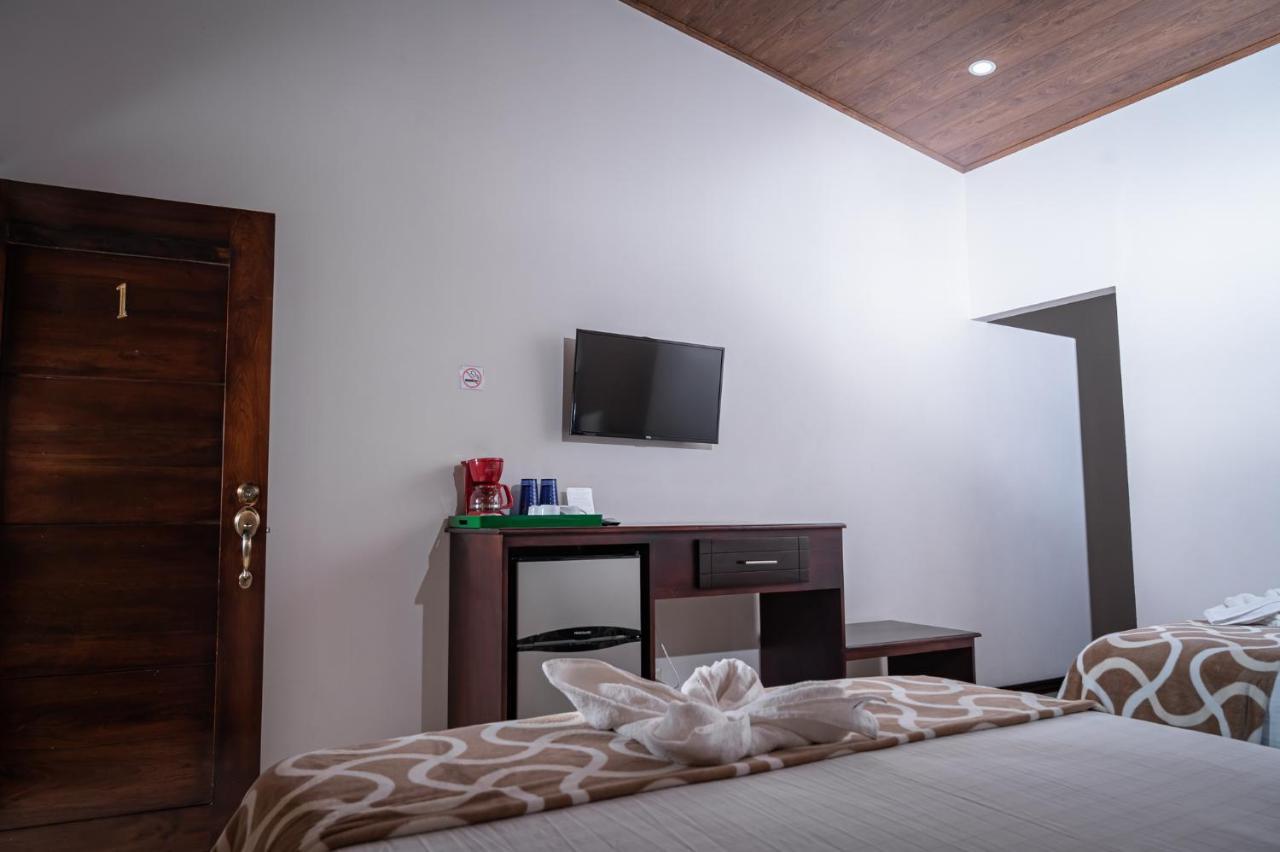 Tucan Guest house *